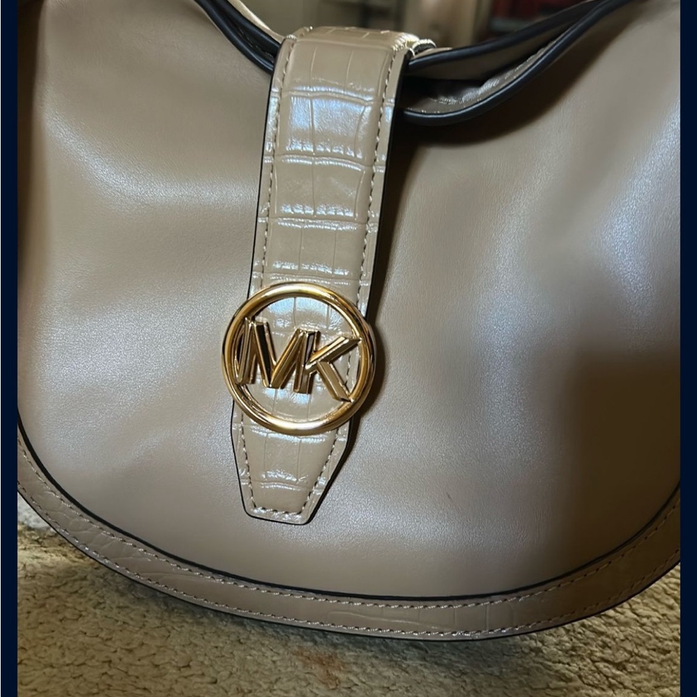 Michael Kors Tan Leather Shoulder Bag with Gold Hardware